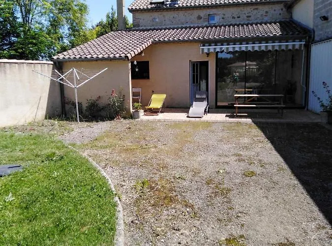 Semesterbostad Les Champs De Saint Pierre Buzet-sur-Baise